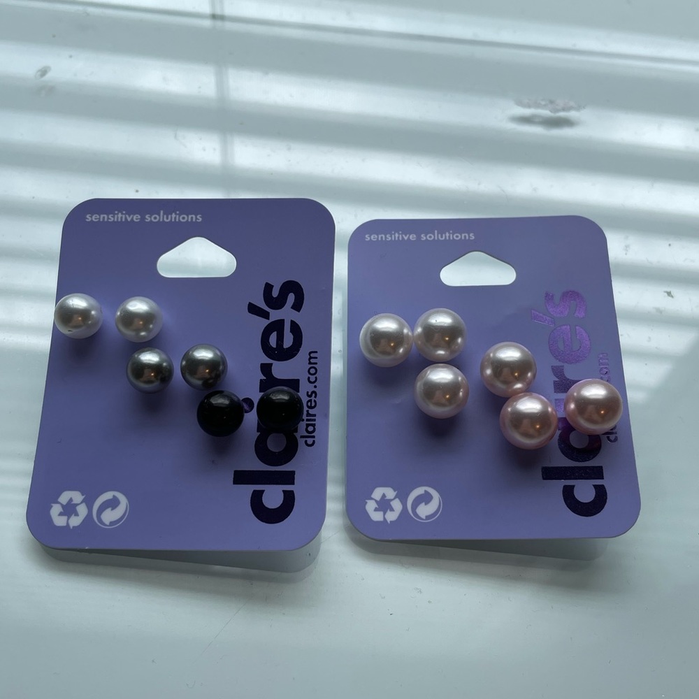 Claire’s pearl earrings